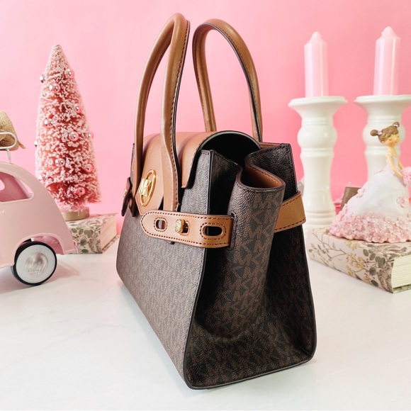 Final Sale!!! 👜 MICHAEL KORS 🌺 Carmen Medium Faux Leather Belted Satchel - Picture 4 of 15